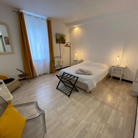 Chambre & Salle De Bain Privee - Lv 33 Argenton Sur Creuse Exterior photo
