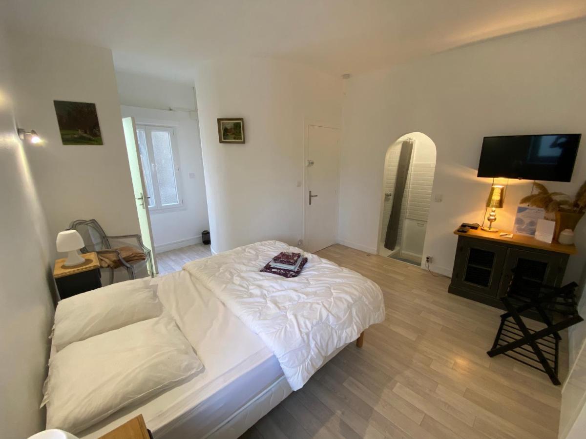 Chambre & Salle De Bain Privee - Lv 33 Argenton Sur Creuse Exterior photo