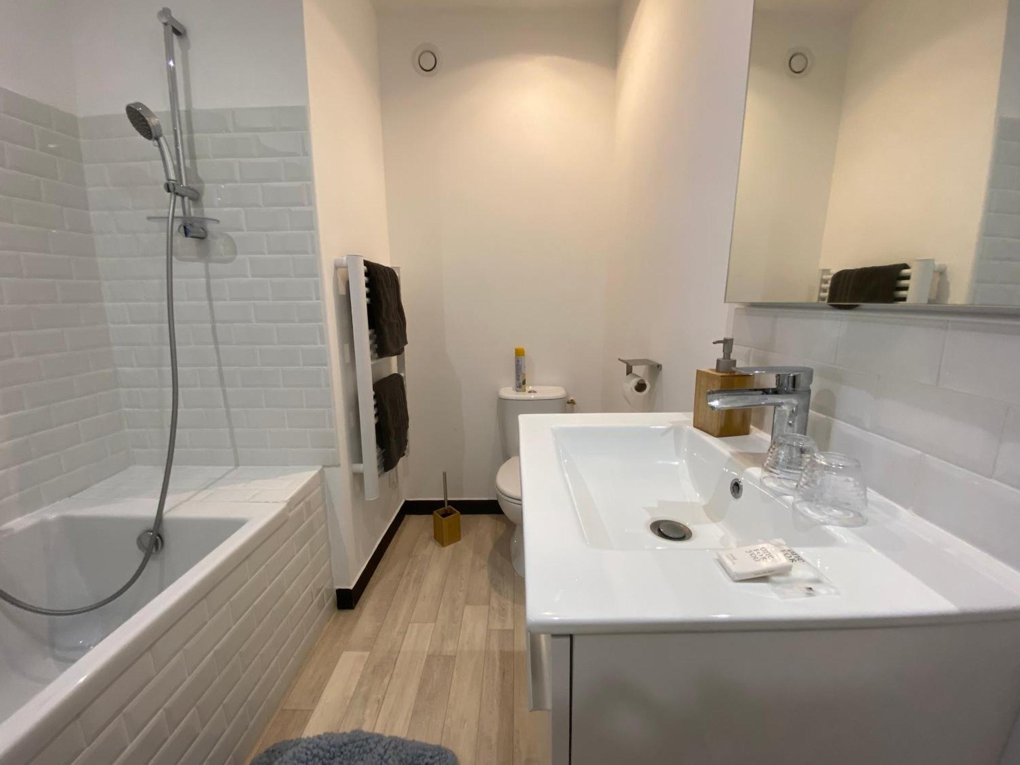 Chambre & Salle De Bain Privee - Lv 33 Argenton Sur Creuse Exterior photo