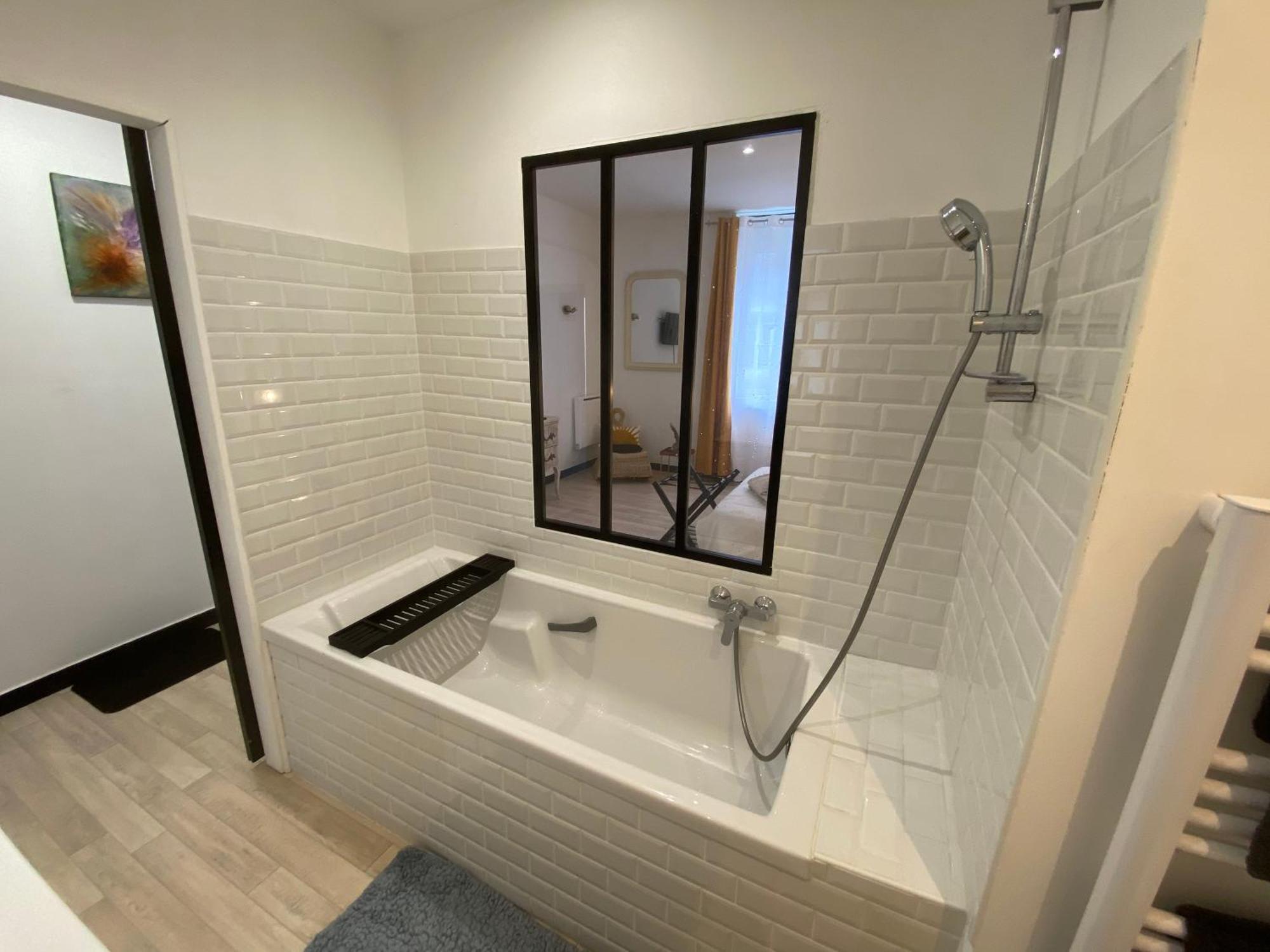 Chambre & Salle De Bain Privee - Lv 33 Argenton Sur Creuse Exterior photo